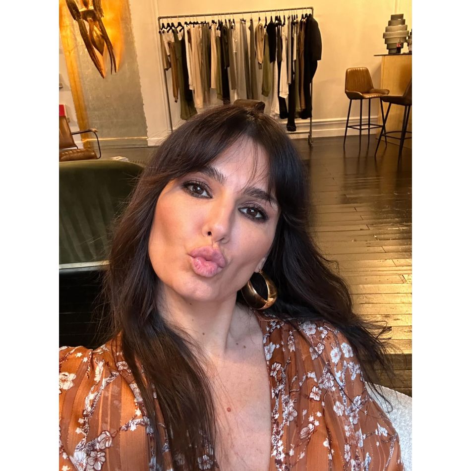 Dana Budeanu, reacție acidă pentru bărbații care se pupă pe obraz: Ce ai pe dedesubt? Tanga?