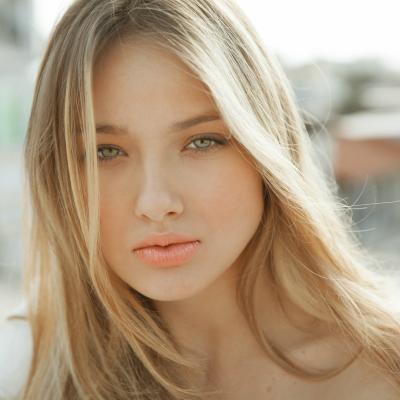 Frumusețe naturală ajutată de produse de înfrumusețare naturale