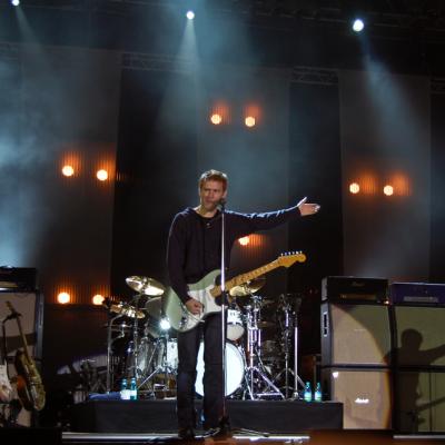Bryan Adams – Roll with the Punches, un reper al rockului mondial, live la Cluj