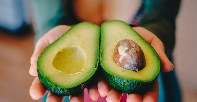 Cele mai bune măști pentru păr cu avocado