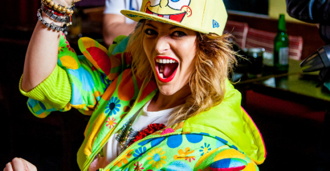 Video: Delia, cuprinsa de febra Harlem Shake