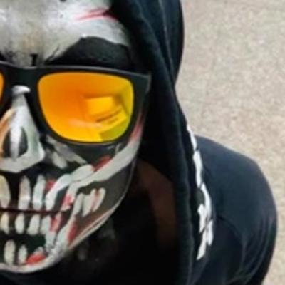 Carla's Dreams dă mii de euro pe machiaj. De ani de zile, membrii trupei se machiază la fiecare apariție