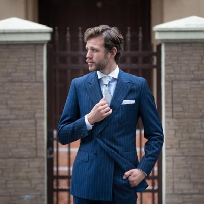 Linia de costume realizate pe comanda 