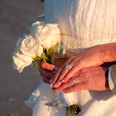 De ce sa te casatoresti? 	  