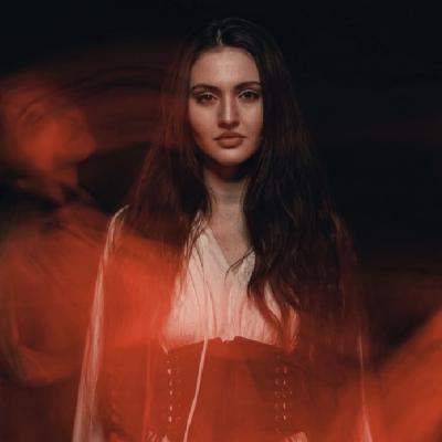 Aura Șova, câștigătoarea Vocea României 2024, lansează prima sa piesă, 'Drăgaicele'