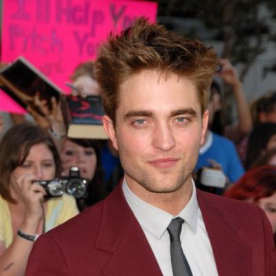 Kim Kardashian si Robert Pattinson vin cu Stirile zilei