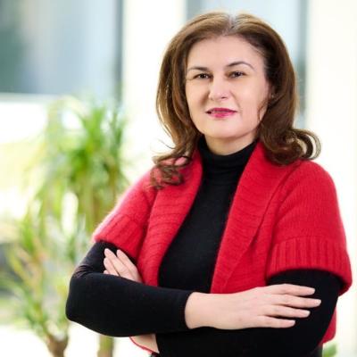 Dr. Ruxandra Sinescu: Liftingul facial chirurgical este soluția pentru corecția eficientă a laxității pielii, după 45 de ani