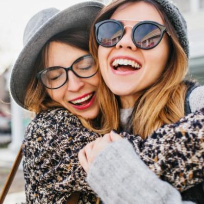 4 cele mai frecvente motive pentru care prieteniile de o viata se destrama brusc