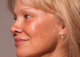 Pamela Anderson șochează! Vrea să renunțe la numele care a făcut-o faimoasă pentru a onora un secret de familie