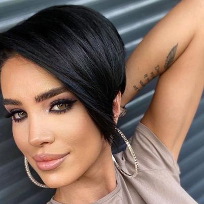 După 8 ani de zile, Adelina Pestrițu și-a scos silicoanele! Ce a determinat-o pe brunetă să renunțe la bustul generos?