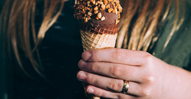 Mi-e pofta! Ce ma fac? Cauzele emotionale ale poftelor alimentare