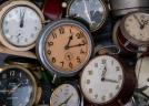 Ne pregătim să dăm ceasurile înapoi: Când trecem la ora de iarnă și ce trebuie să știi despre această modificare