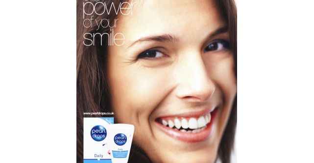 Pearl Drops Hollywood White dezvaluie un zambet adevarat