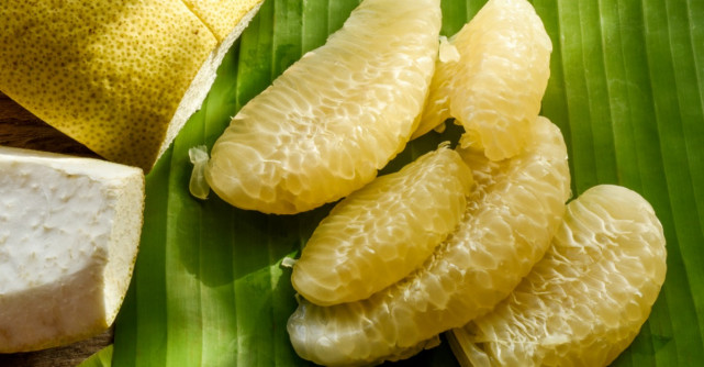 Pomelo, fructul exotic cu beneficii pentru sănătate