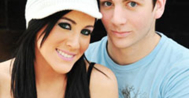 Iubirea dintre un introvertit si un extravertit in psihologie: magia contrariilor sau blestemul lor?