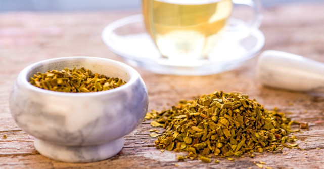 Cum se prepară corect ceaiul de vâsc + beneficii pentru sănătate