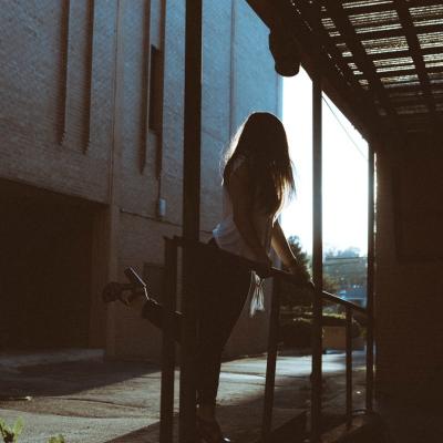 7 metode sa iti porti parfumul corect pentru intreaga zi