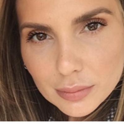 Românca Ali Andreea a machiat-o pe Angelina Jolie la Paris: Este frumoasă și are o piele perfectă