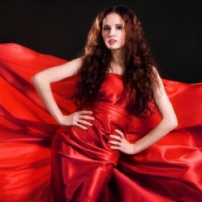 Frumoasa indragostita: 4 look-uri de Valentine's Day