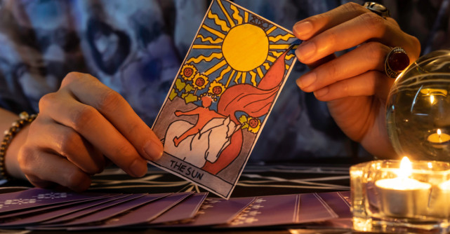 TAROT ONLINE: Mesajele destinului pentru aprilie 2025. Ce vești îți aduce a doua lună de primăvară?