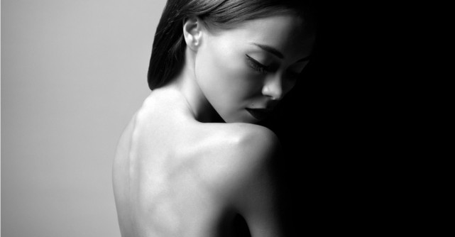 5 Motive pentru care femeia Gemeni este atat de usor de iubit