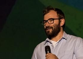 Creatorul de conținut Alex Cozma (Atenție, Cad Mere!) lansează primul episod din seria Istoria pentru BAC