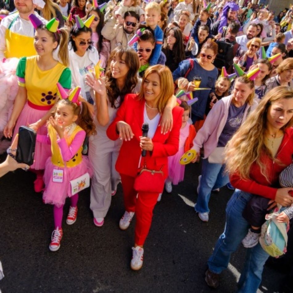 Peste 5.000 de copii, părinți și bunici la parada aniversară Zurli pe Calea Victoriei