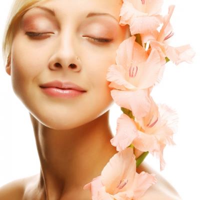 Shopping: 15 noutati in frumusete din aceasta luna