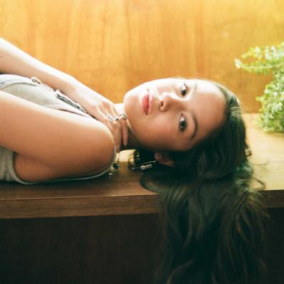 Olivia Rodrigo lanseaza primul single din cariera - Drivers Licence