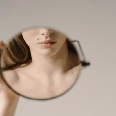 Kiss and Make Up – răsfață-ți buzele și inimile dragi