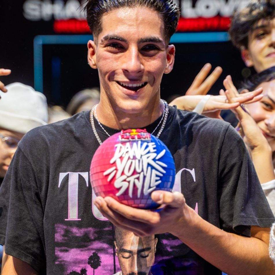 Adam Chițu a fost desemnat cel mai bun dansator de street-dance din România la Red Bull Dance Your Style