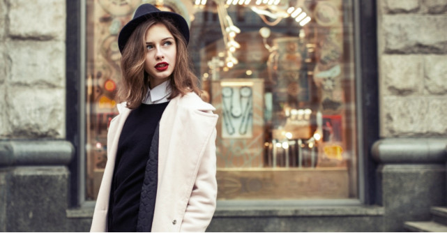 5 paltoane scurte pentru femei cu stil