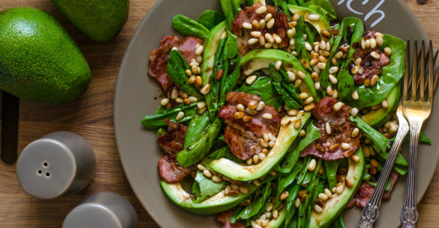 Cele 14 alimente usor de gasit in magazine care garanteaza longevitatea