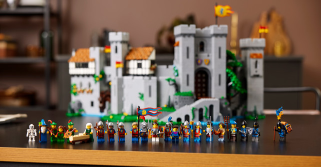 Grupul LEGO dă startul festivităților din această vară dedicate celei de a 90-a aniversări cu LEGO® CON