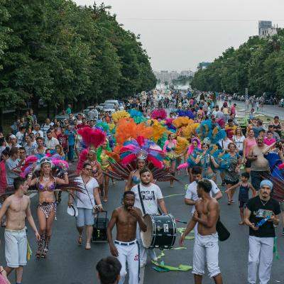 Peste 40.000 de bucuresteni si turisti pe strazile capitalei la B-FIT in the Street