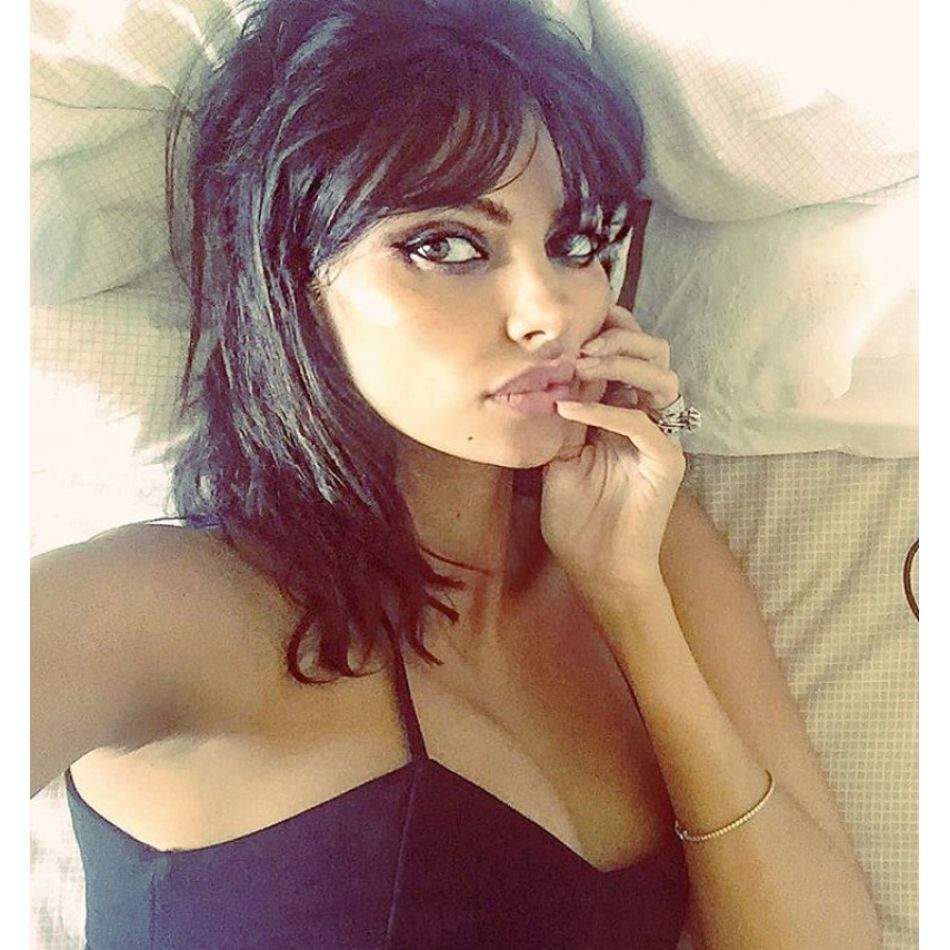 Mădălina Ghenea, fotografiată de fiica ei! Imaginile cu actrița în costum de baie au fost distribuite pe social media