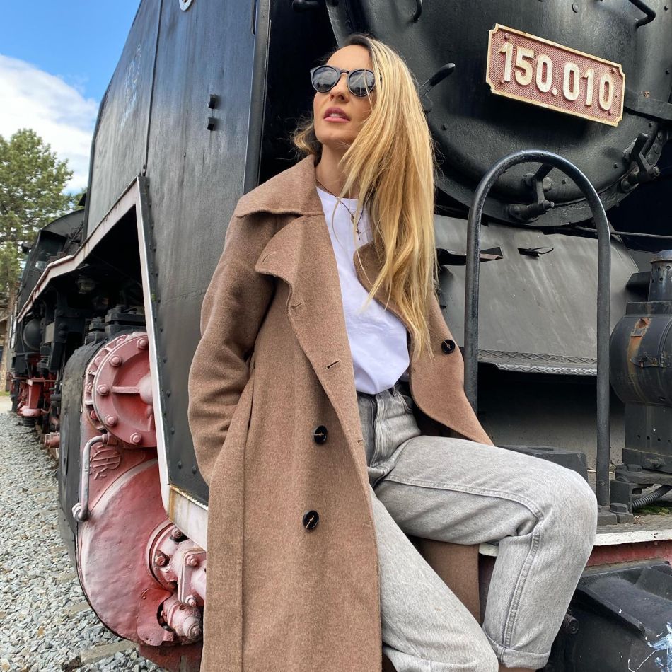 Ce face Flavia Mihășan, după despărțirea de tatăl copiilor ei: Voi dansa și voi cânta...