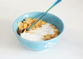 De ce kefirul nu ar trebui să lipsească din cumpărăturile tale săptămânale?