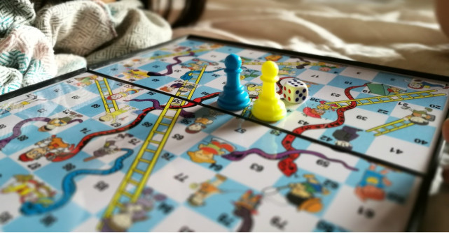 4 boardgames pentru concediu si distractie maxima!