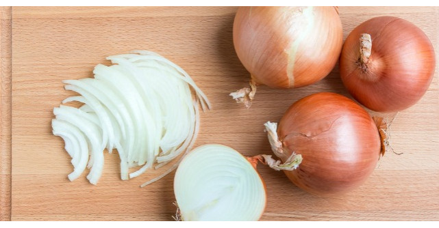 Proprietatile ASCUNSE ale cepei. Iata cat bine iti poate face aceasta leguma!