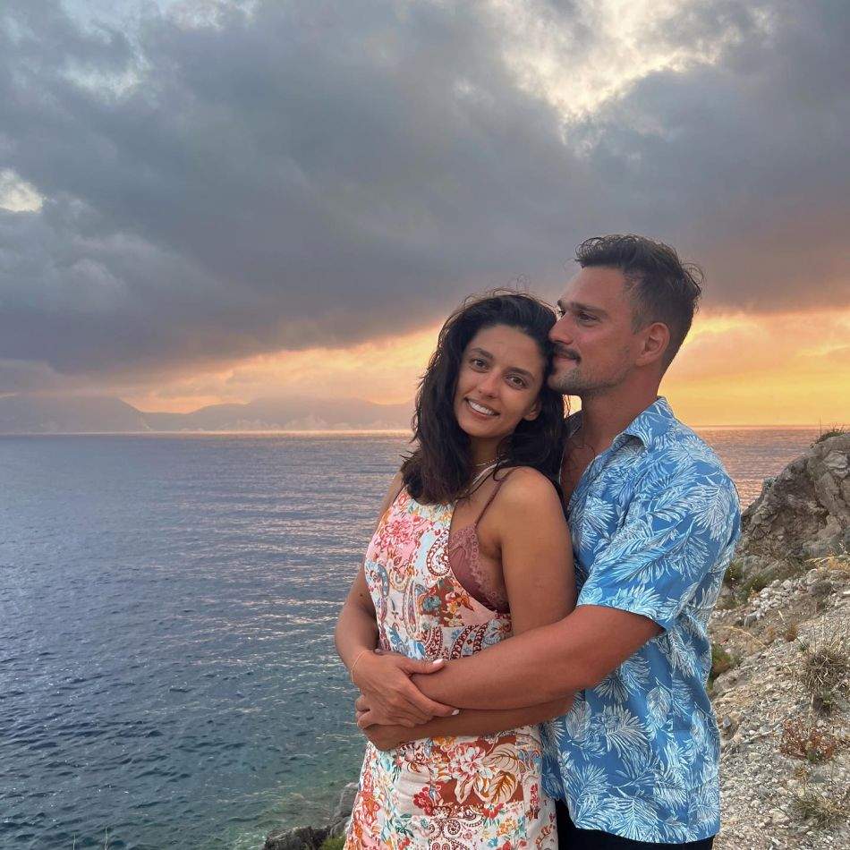 Vlad Gherman a cerut-o în căsătorie pe iubita sa! Reacția Oanei Moșneagu: O stagiune promisă pe viață...