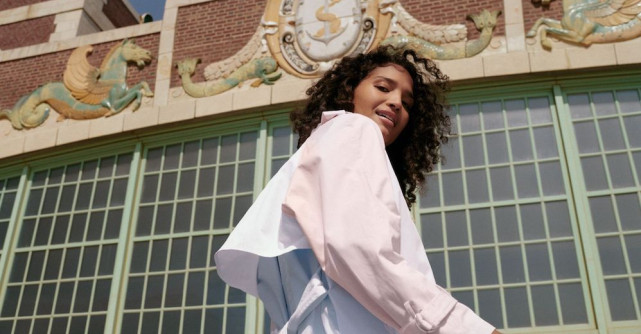 S-a lansat colecția de primăvară 2021 Tommy Icons