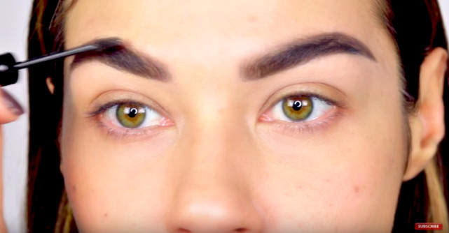 Ghidul complet pentru sprancene perfecte
