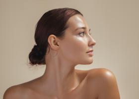 Ghid complet pentru îngrijirea tenului și pielii sensibile: Rutina de skincare perfectă