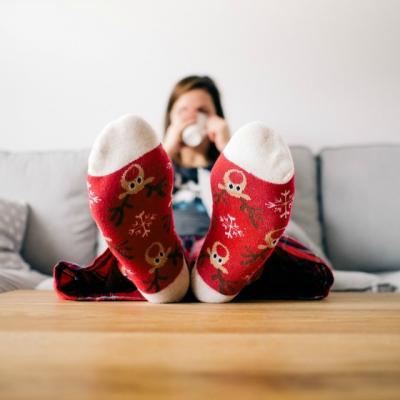 Cum ne incalzim picioarele iarna: sosete, dresuri, jambiere