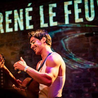 Imperfecțiunile fac arta cu adevărat umană – Interviu EXCLUSIV cu René Le Feuvre, de la ferma de mango pe scenele din Europa