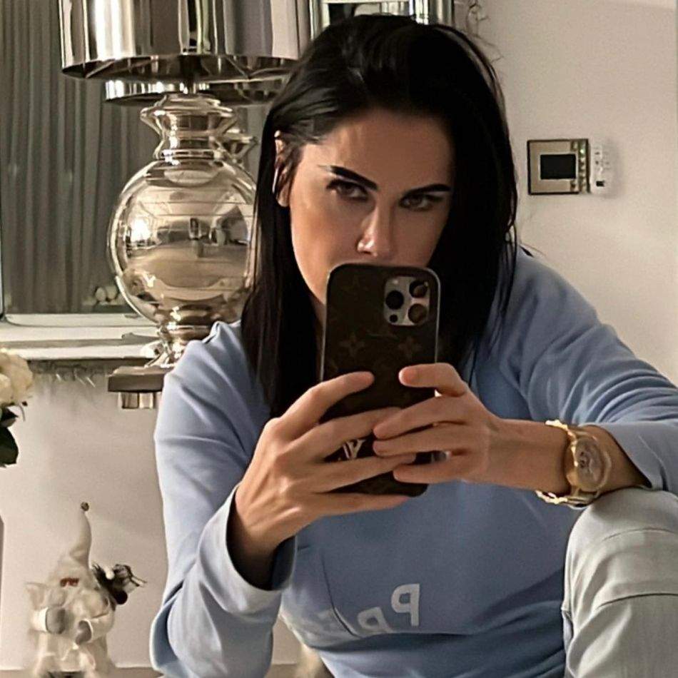 Oana Zăvoranu, momente critice. Mesajul vedetei în miez de noapte i-a îngrijorat pe internauți