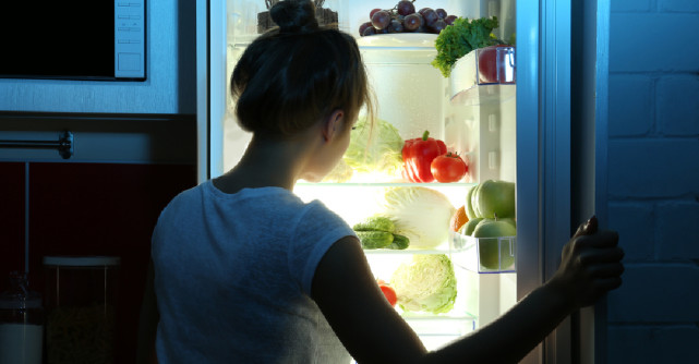 De ce iti este tot timpul foame inainte de culcare si ce ar trebui sa faci