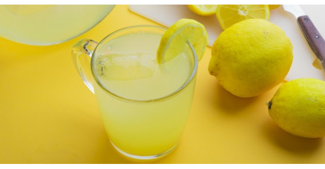 De ce ar trebui sa bei apa cu lamaie