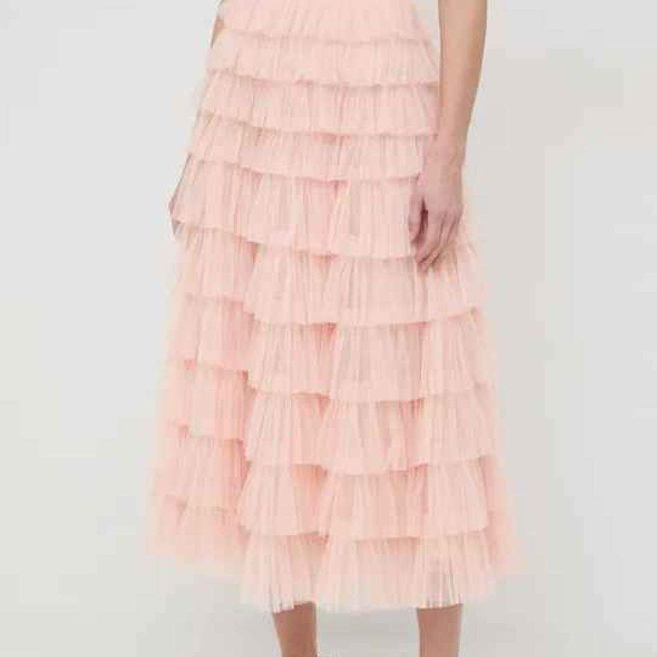 Reînnoiește-ți garderoba de primăvară cu cele mai frumoase fuste ale sezonului